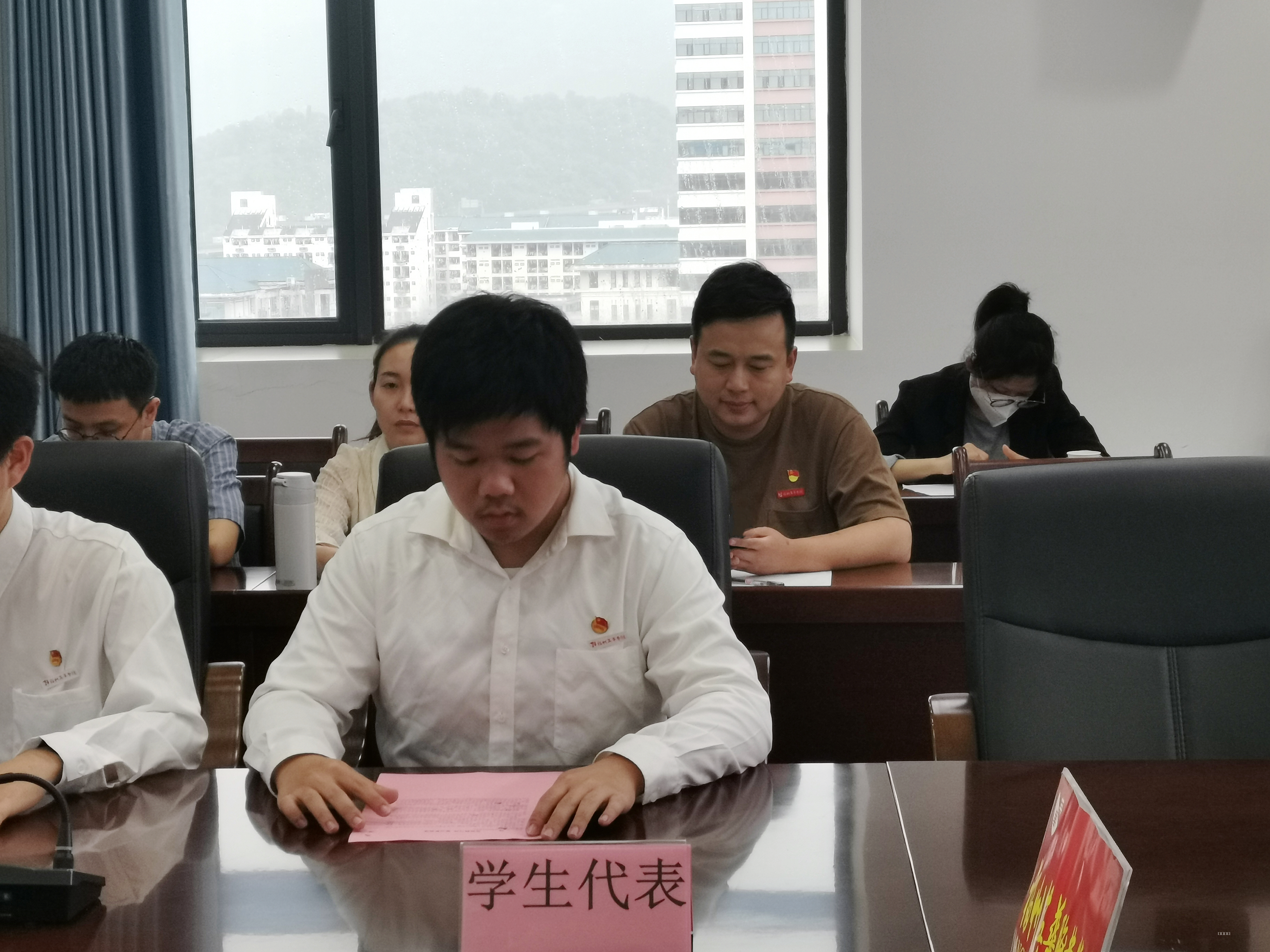 学生代表 医疗护理系2023级护理7班 方炳毅.jpg